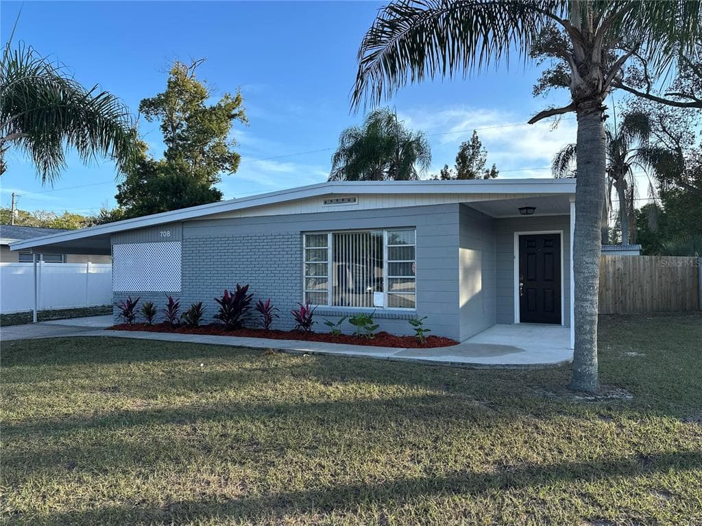 708 LAKEWOOD Avenue, TAMPA, FL 33613