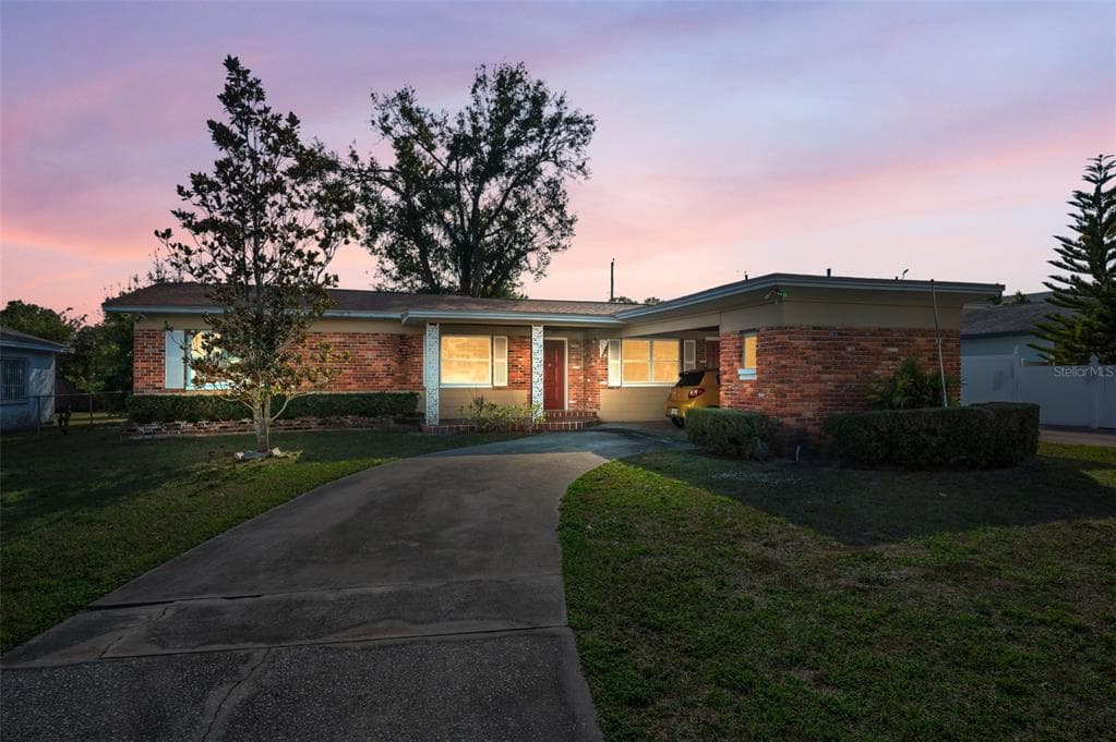 2122 ERNA DRIVE, TAMPA, FL 33603 photo 2