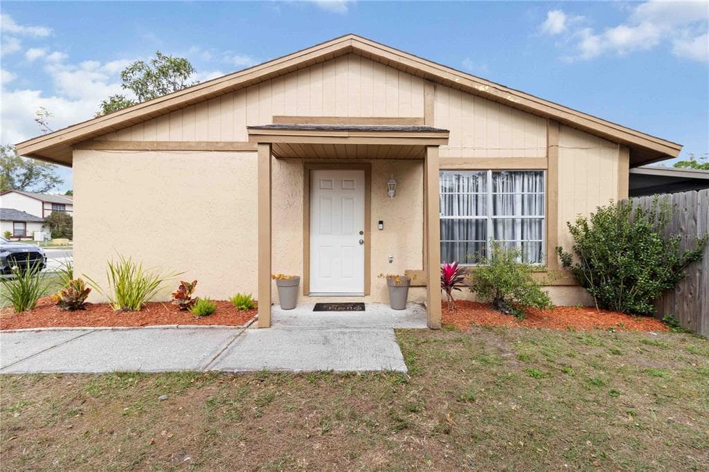 14101 VILLAGE VIEW Drive, TAMPA, FL 33624