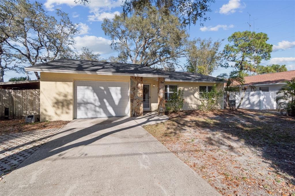 727 LOCUST STREET, TARPON SPRINGS, FL 34689 photo 2