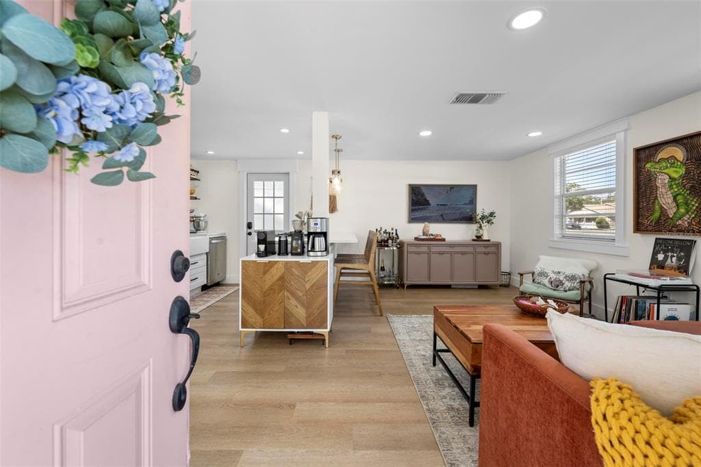 1028 PARK Drive, DUNEDIN, FL 34698 photo 2