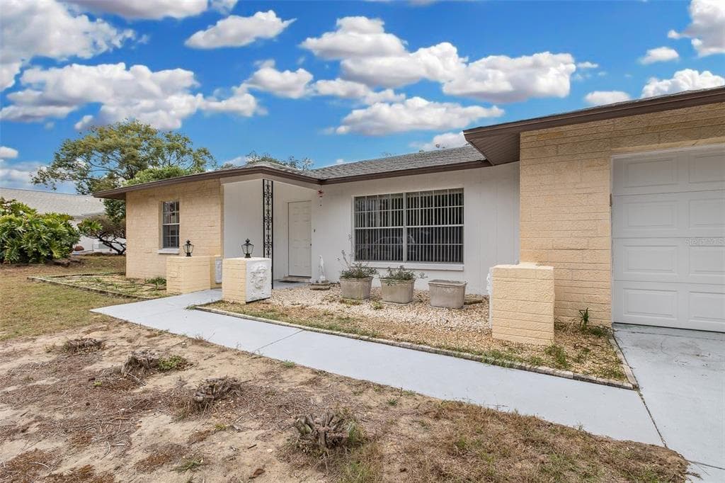 11196 REDGATE Street, SPRING HILL, FL 34609 photo 5