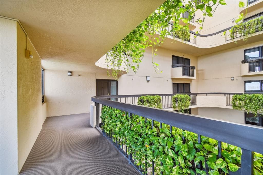 2413 BAYSHORE BOULEVARD Unit 2001, TAMPA, FL 33629 photo 2