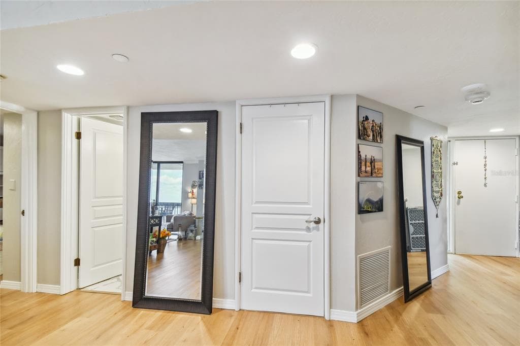 2413 BAYSHORE BOULEVARD Unit 2001, TAMPA, FL 33629 photo 4