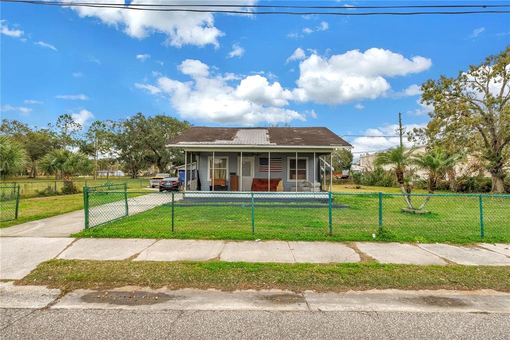 112 MARTIN LUTHER KING JR DRIVE, TARPON SPRINGS, FL 34689 photo 5