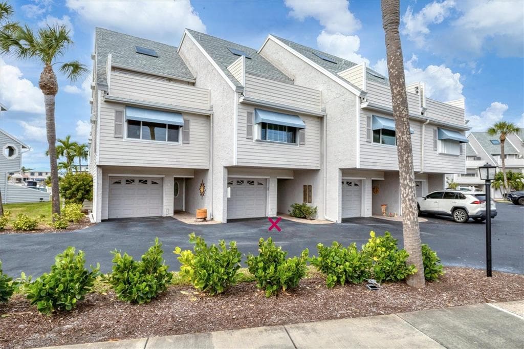 380 PINELLAS BAYWAY Unit B, TIERRA VERDE, FL 33715 photo 2