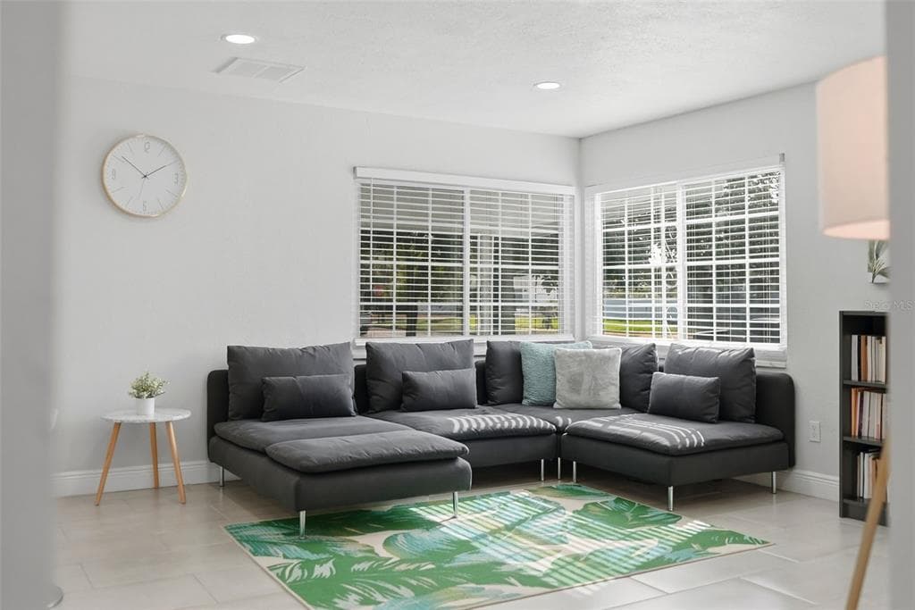 6531 2ND AVENUE, Street PETERSBURG, FL 33707 photo 3