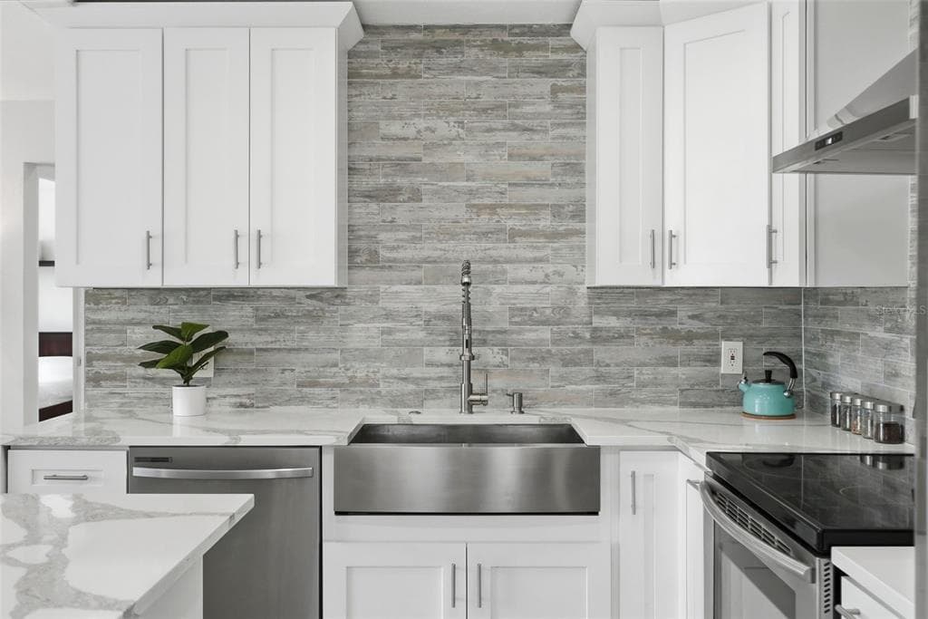 6531 2ND AVENUE, Street PETERSBURG, FL 33707 photo 5