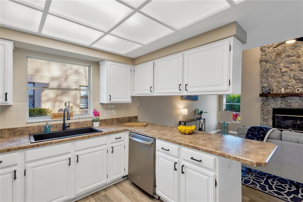 1803 GOLFVIEW DRIVE, PLANT CITY, FL 33566 photo 3