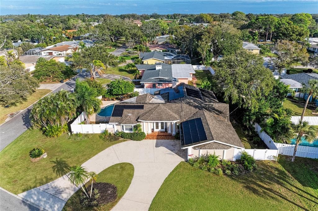 411 HARBOR VIEW Lane, LARGO, FL 33770 photo 3