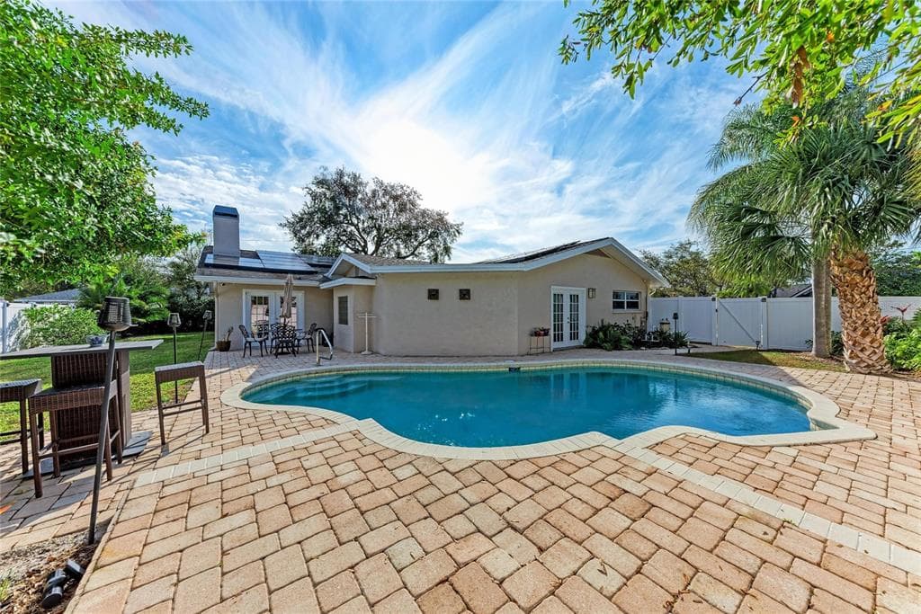 411 HARBOR VIEW Lane, LARGO, FL 33770 photo 5