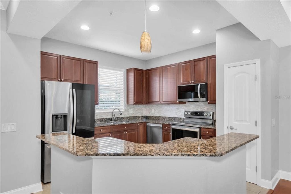 209 ROCK GARDEN PLACE, TAMPA, FL 33609 photo 5