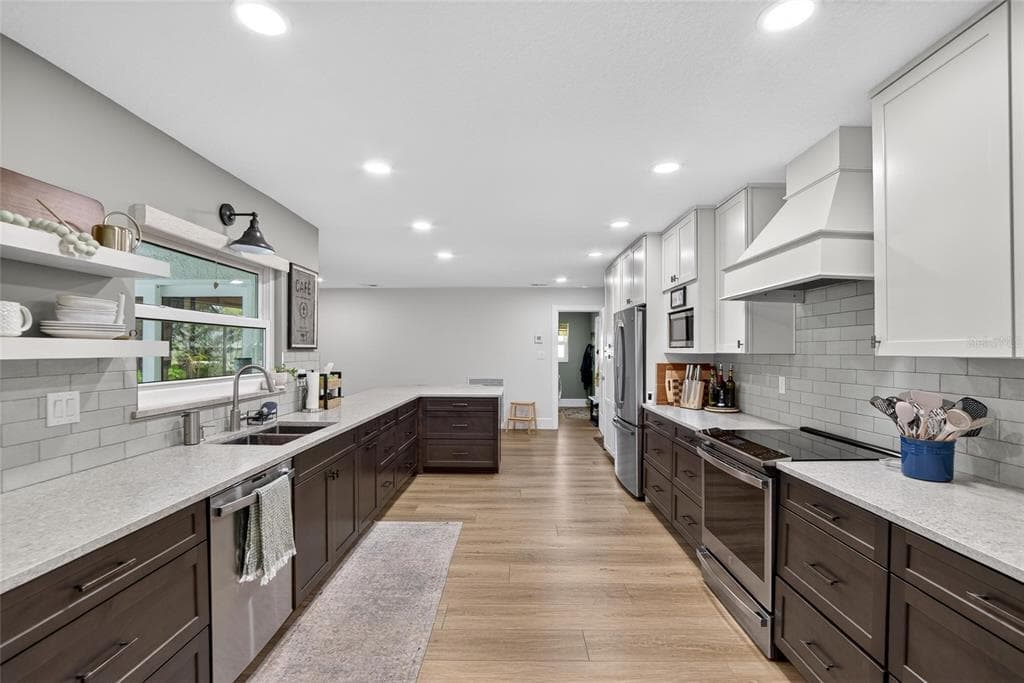 13206 TIFTON DRIVE, TAMPA, FL, 33618 photo 2