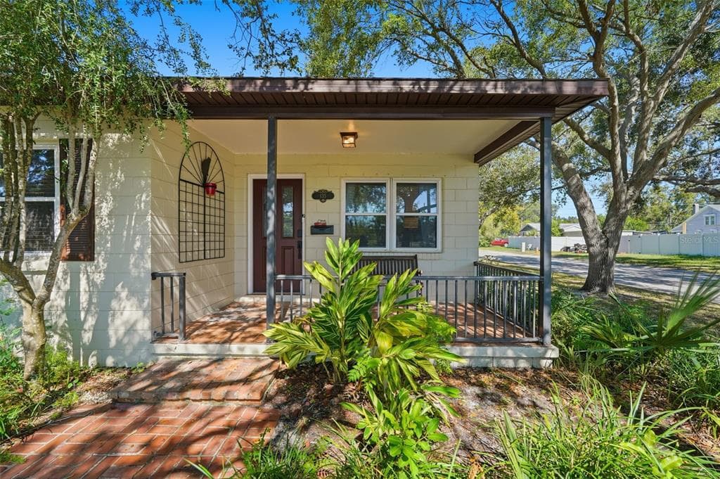 135 MONROE CIRCLE, Street PETERSBURG, FL 33702 photo 2