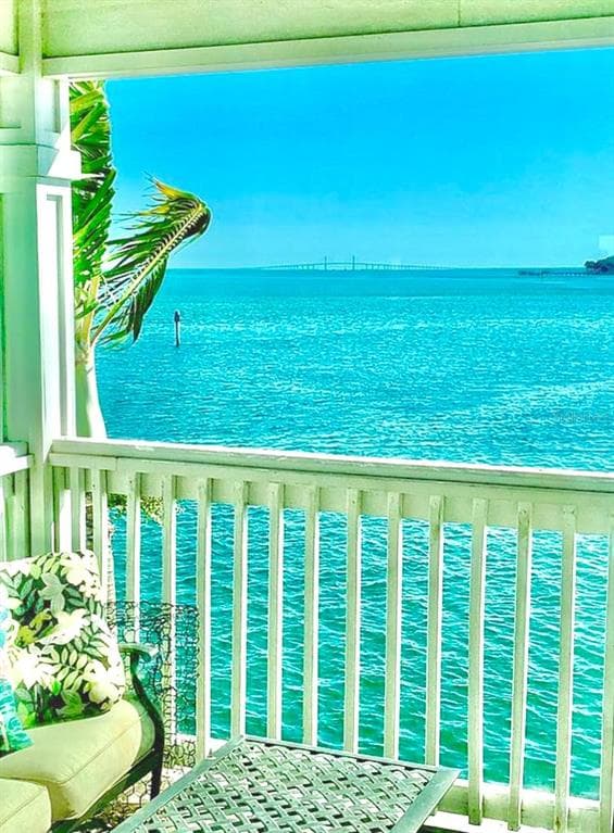 5285 COQUINA KEY DRIVE Unit C, Street PETERSBURG, FL 33705 photo 4