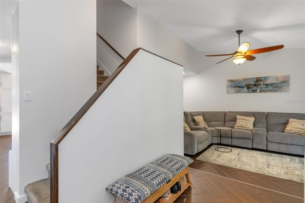 4915 PENNSBURY DRIVE, TAMPA, FL 33624 photo 4