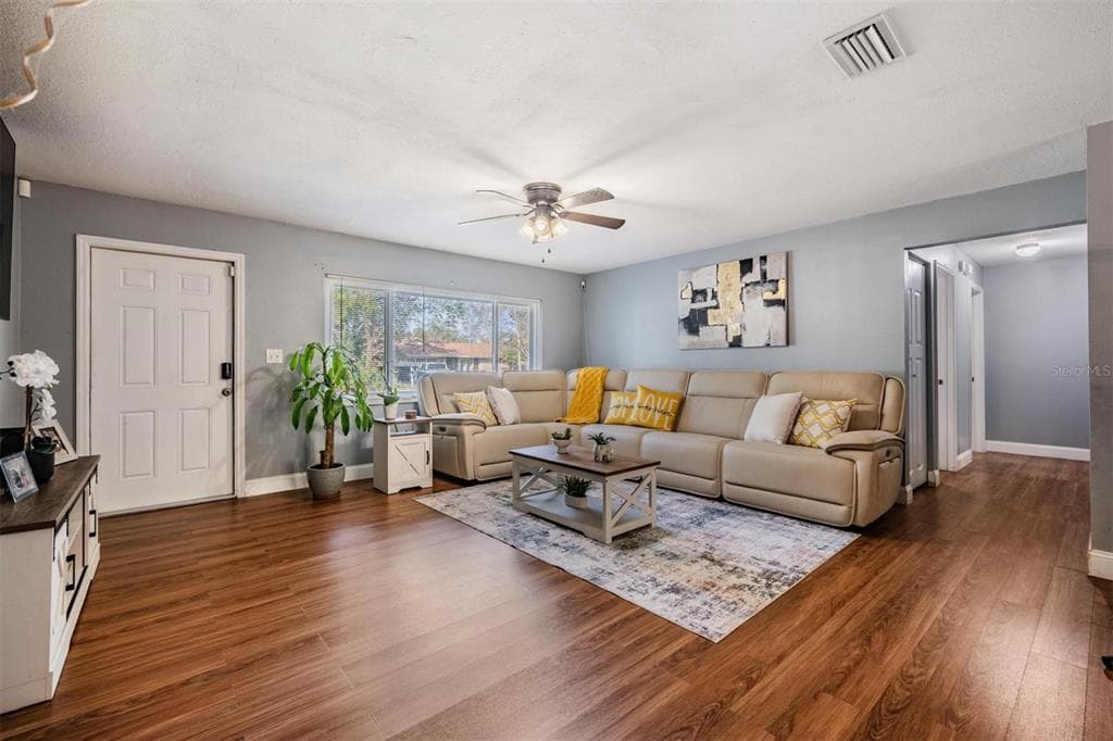 18631 SAN RIO CIRCLE, LUTZ, FL 33549 photo 4