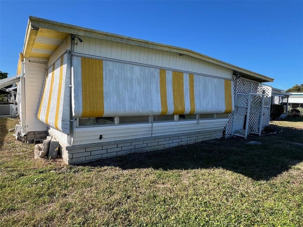 61 THATCH PALM Street, LARGO, FL 33770 photo 2