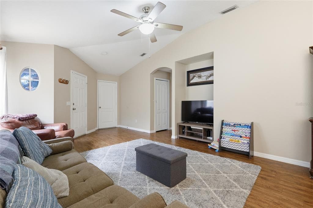 1048 LAKE SHORE RANCH DRIVE, SEFFNER, FL 33584 photo 3