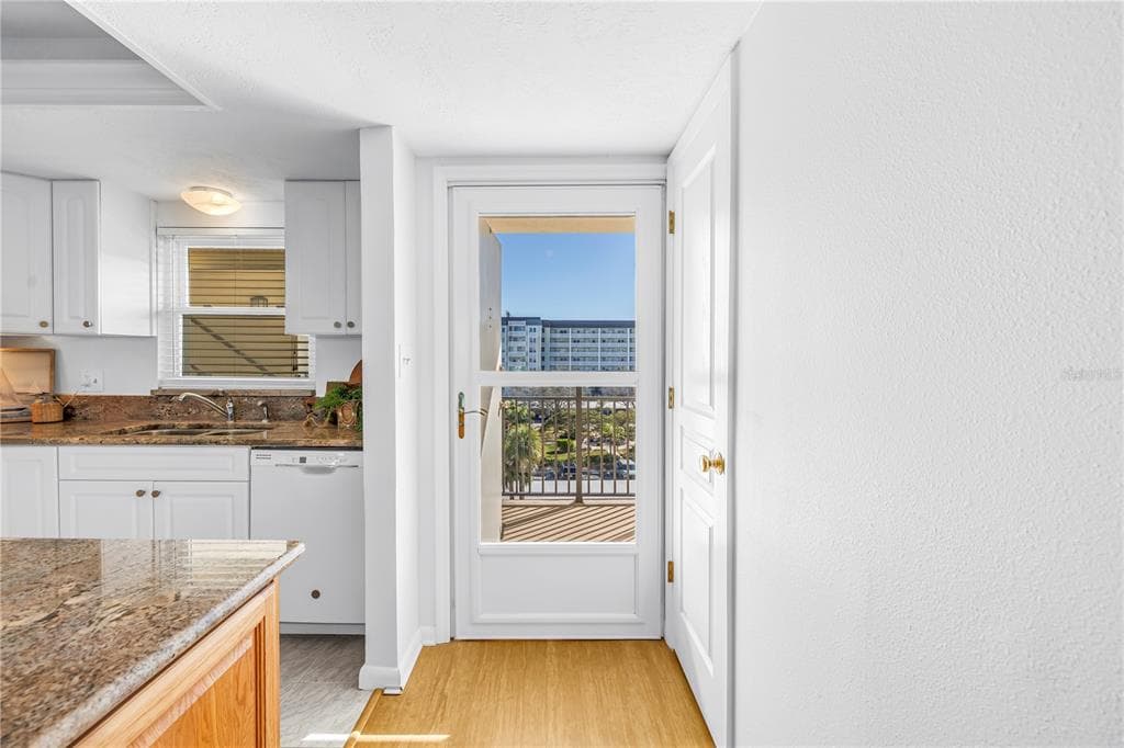 9 HAIG Place Unit 510, DUNEDIN, FL 34698 photo 4