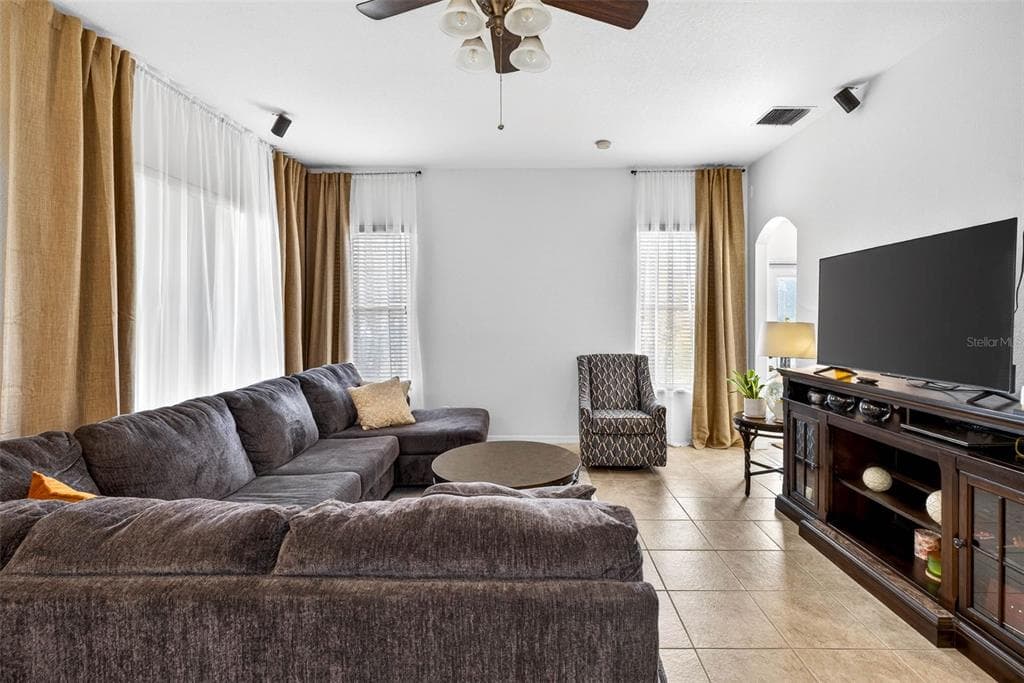 1923 RUTHERFORD Drive, DOVER, FL 33527 photo 4