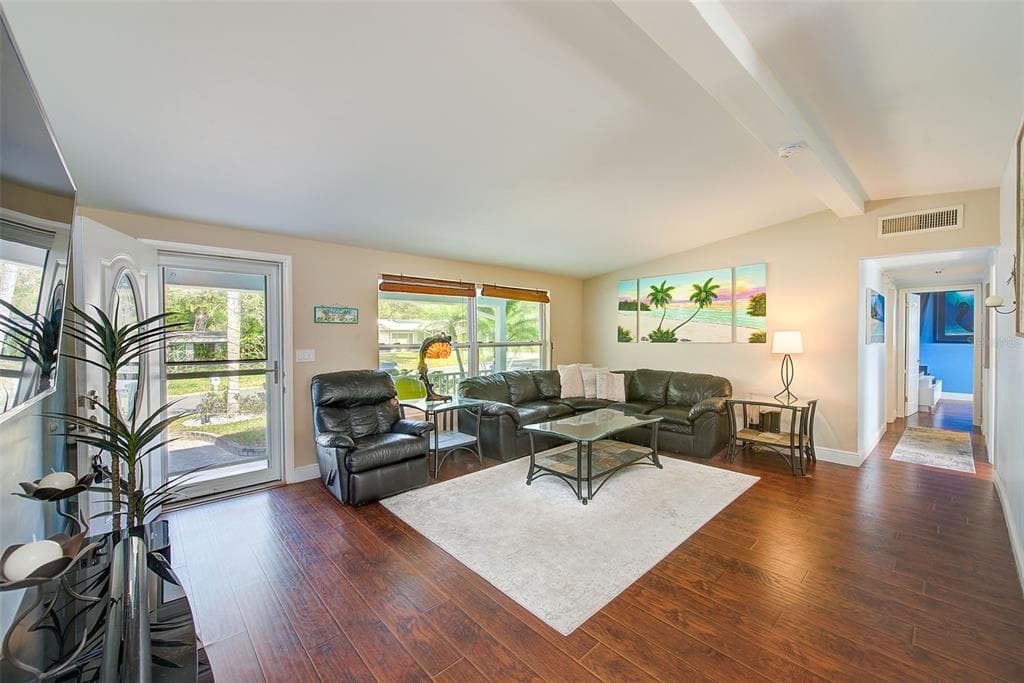 2032 GATEWOOD Drive, LARGO, FL 33770 photo 2