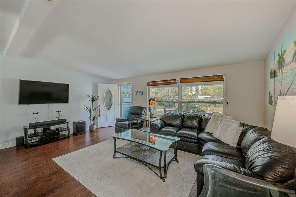 2032 GATEWOOD Drive, LARGO, FL 33770 photo 4