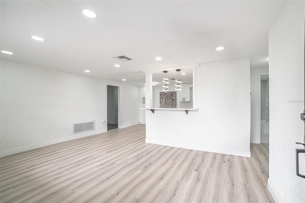 7303 OAK CREST DRIVE, PORT RICHEY, FL 34668 photo 3