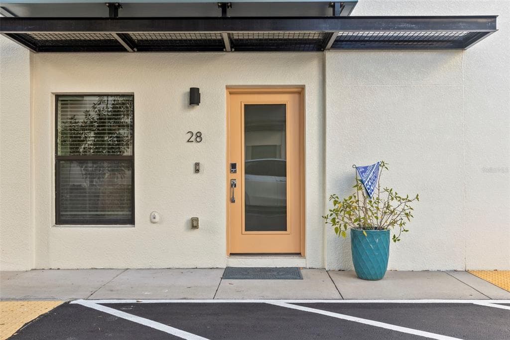 4810 MCELROY AVENUE Unit 28, TAMPA, FL 33611 photo 2