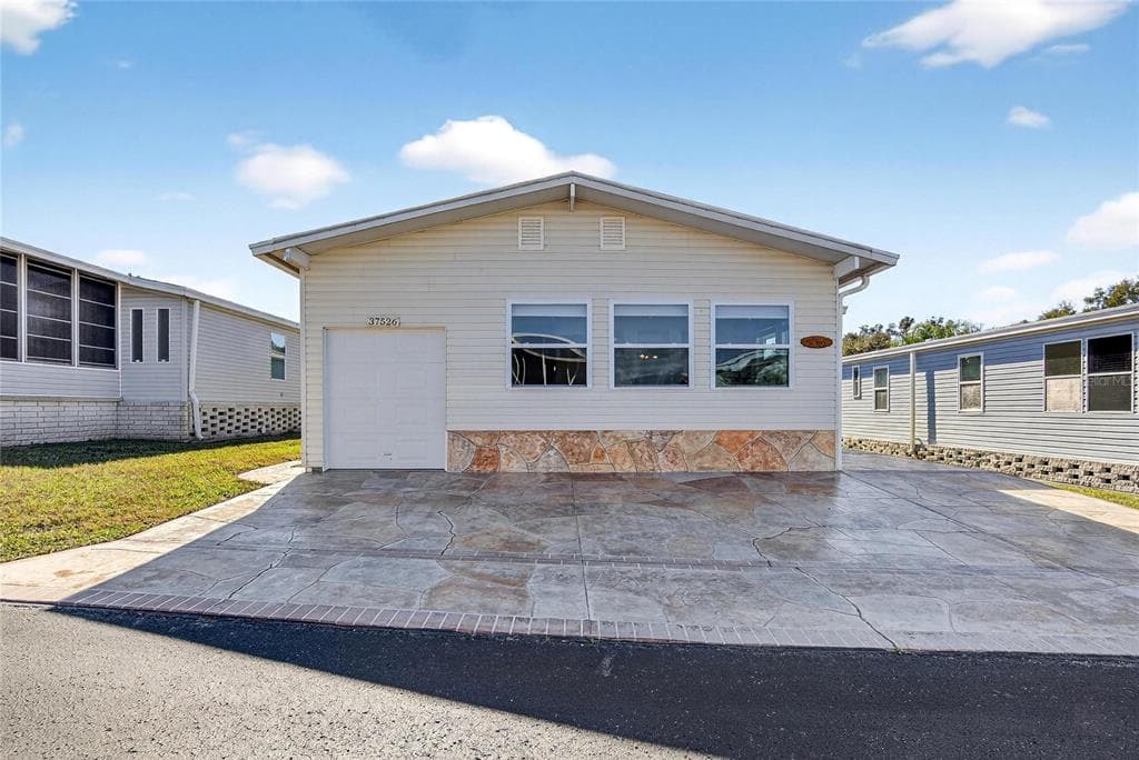 37526 RIO LANE, ZEPHYRHILLS, FL 33541 photo 2