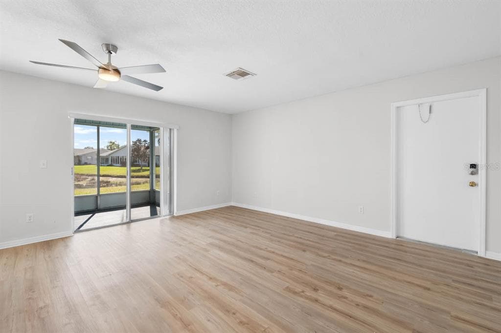 2337 GLENMORE CIRCLE, SUN CITY CENTER, FL 33573 photo 3