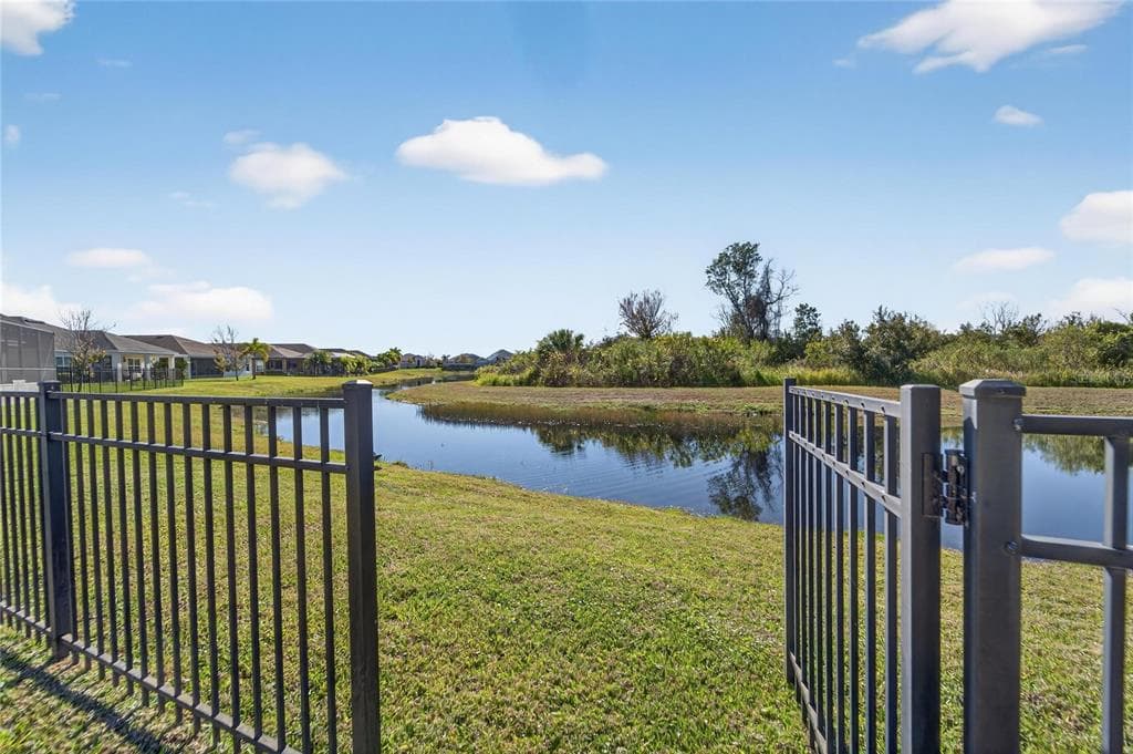 5427 SILVER SUN DRIVE, APOLLO BEACH, FL 33572 photo 2