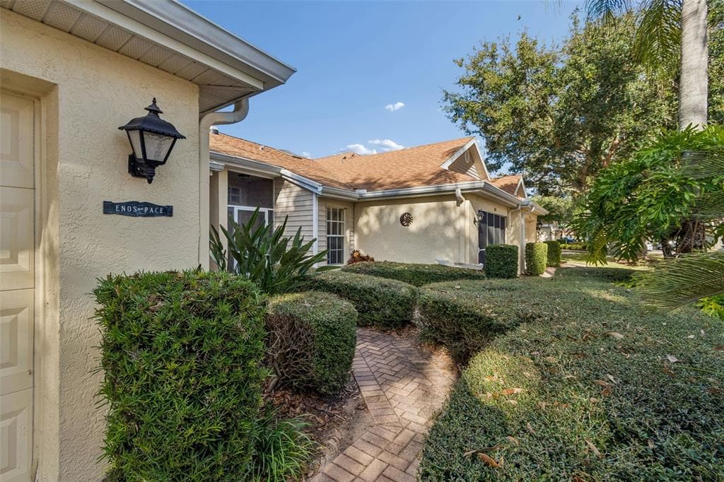 2504 NEW HAVEN CIRCLE, SUN CITY CENTER, FL 33573 photo 3