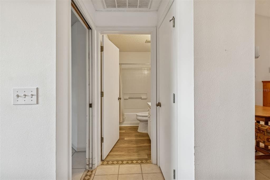 2504 NEW HAVEN CIRCLE, SUN CITY CENTER, FL 33573 photo 5