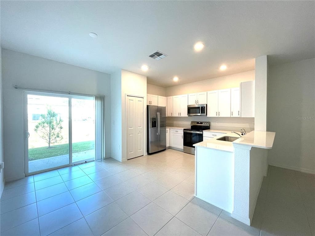 36221 RISA MICHELE Street, ZEPHYRHILLS, FL 33541 photo 5