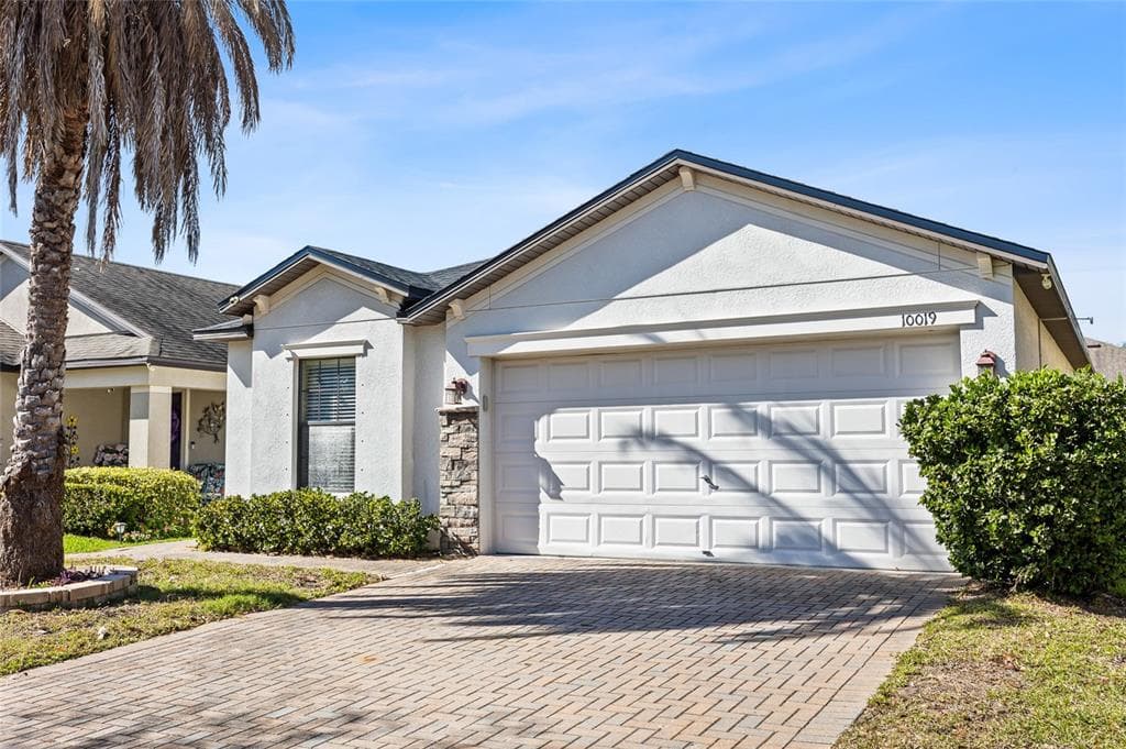 10019 NEWMINSTER Loop, RUSKIN, FL 33573 photo 3