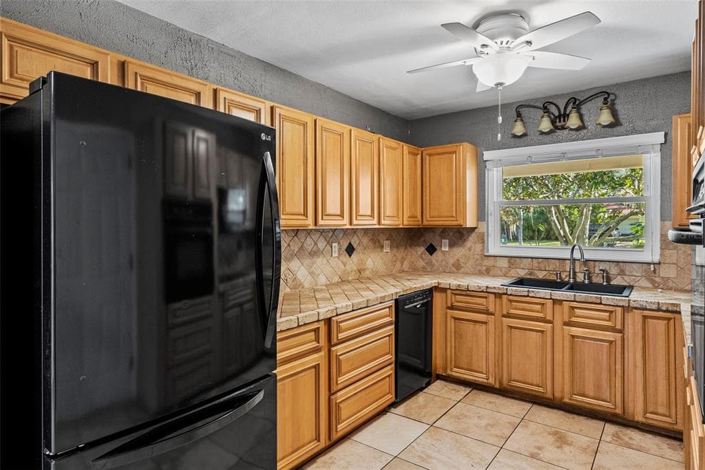 546 FOREST PARKWAY, LARGO, FL 33771 photo 5