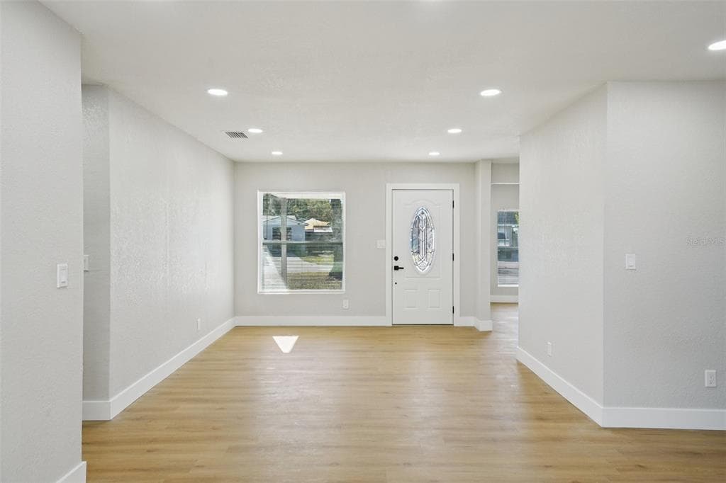 9061 SUNRISE DRIVE, LARGO, FL 33773 photo 5