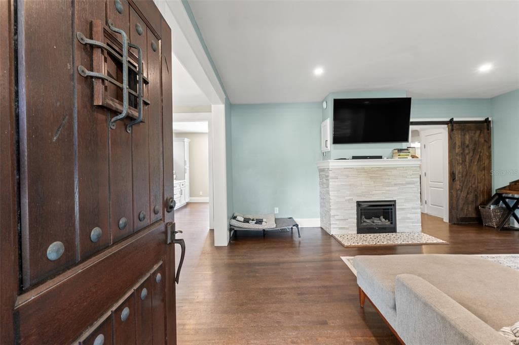 1170 24TH AVENUE, Street PETERSBURG, FL 33704 photo 5