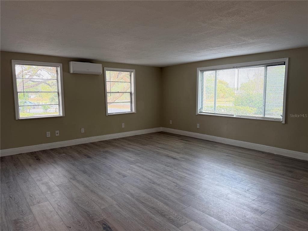 9624 12TH STREET, TAMPA, FL 33612 photo 3