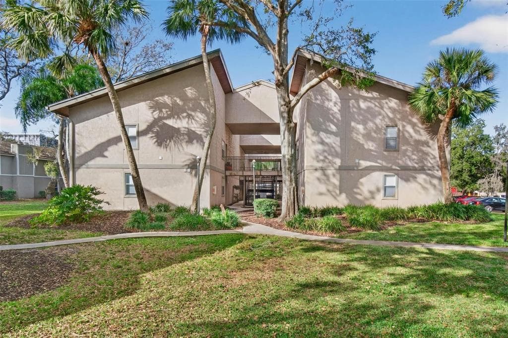 4207 WINDING MOSS TRAIL Unit 104, TAMPA, FL 33613