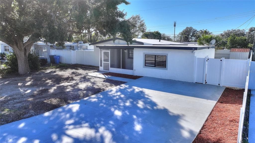 4712 MURRAY HILL DRIVE, TAMPA, FL 33615 photo 2