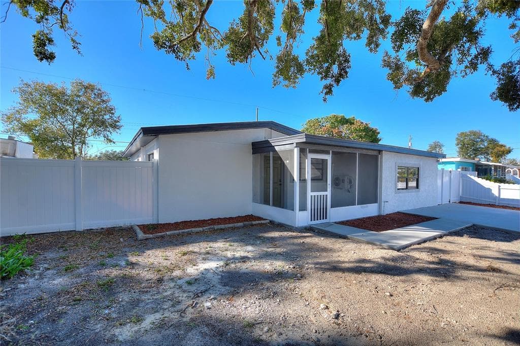 4712 MURRAY HILL DRIVE, TAMPA, FL 33615 photo 3