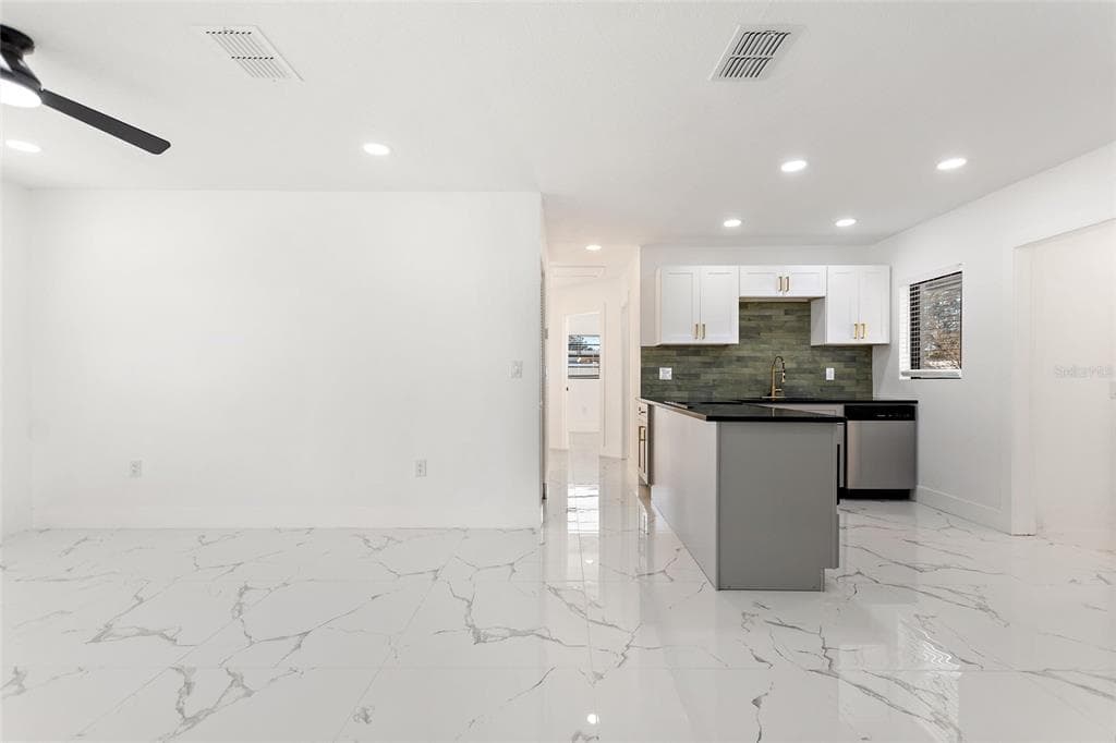 4712 MURRAY HILL DRIVE, TAMPA, FL 33615 photo 4