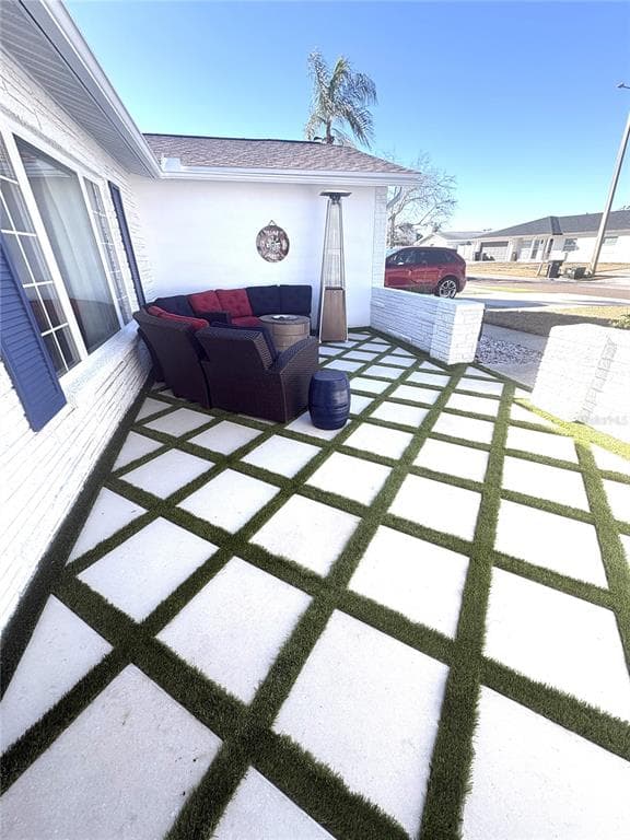 8418 FLAGSTONE DRIVE, TAMPA, FL 33615 photo 3