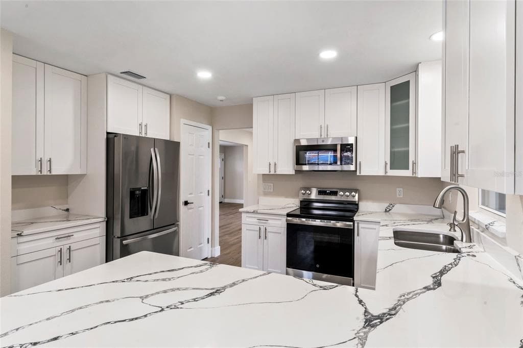 8418 FLAGSTONE DRIVE, TAMPA, FL 33615 photo 5