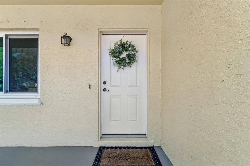 145 AVON Drive, SAFETY HARBOR, FL 34695 photo 3