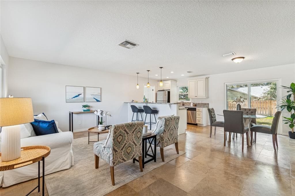 145 AVON Drive, SAFETY HARBOR, FL 34695 photo 5