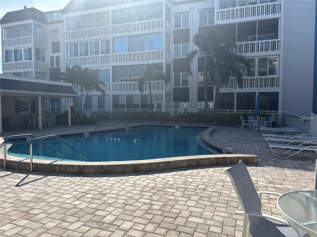 139 BLUFF VIEW DRIVE, Unit# 204, BELLEAIR BLUFFS, FL, 33770 photo 2