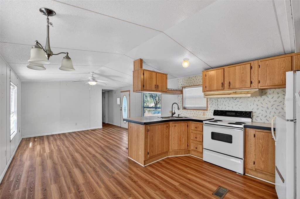 7405 BONNIE LAKE ROAD, BROOKSVILLE, FL 34601 photo 5